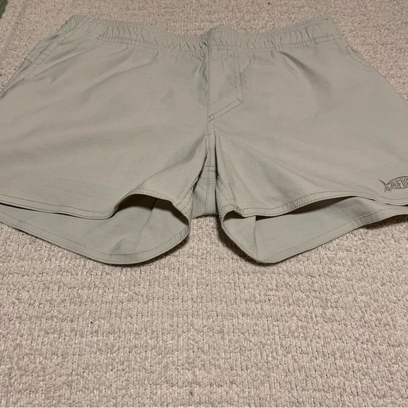 6 pairs of AFTCO women’s shorts - Picture 5 of 8